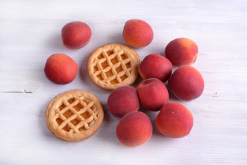 Apricot tarts with apricot fruit 