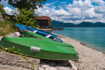 Boote am Walchensee in Oberbayern
