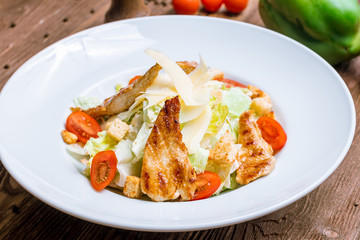 Salad caesar with chicken
