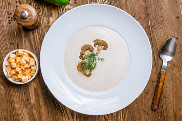 Cream soup of mushrooms