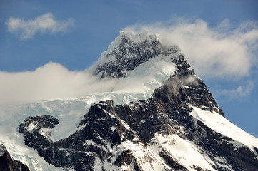 Fototapeta na wymiar Cerro Paine Grande, the highest peak of the Cordillera Paine, or Torres del Paine group, patagonia, Chile.