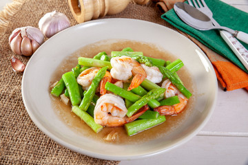 Stir fried asparagus with shrimp