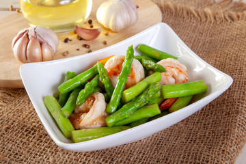 Stir fried asparagus with shrimp