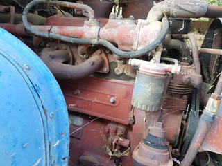 Moteur d'engin mécanique abandonné