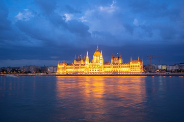 Fototapeta na wymiar Hungarian Parliament Building at night in Budapest city, Hungary