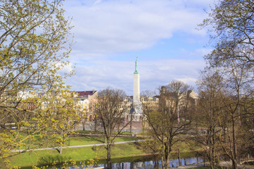 Obraz premium A beautiful view of the Freedom Monument in Vermanes Garden, Riga, Latvia