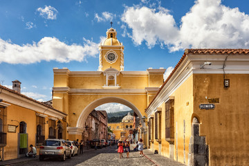Antigua Guatemala, Arco de Santa Catalina y La Merced © Ingo Bartussek