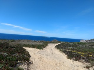 Meer,Sand, Düne,Weg,Meer, Himmel,Strand, Sardinien, Sommer ,Sonne, Frühling,Urlaub, Blau, Weitblick, Freiheit, Ferien,