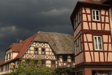 Fototapeta na wymiar Typisch fränkisches Fachwerk (Gasthof Krone, Lohr am Main)