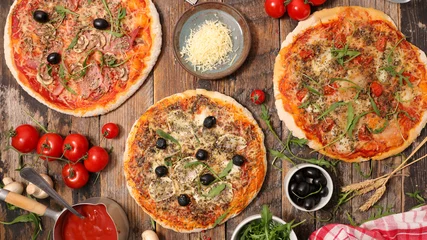 Foto op Plexiglas pizza on wood background © M.studio
