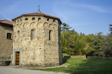 Obraz premium Agliate Brianza (Italy): historic church, baptistery