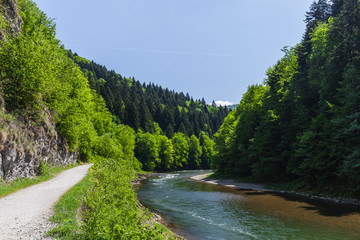 The turn of the river Dunajec in Pieniny, Poland and Slovakia © gkrphoto