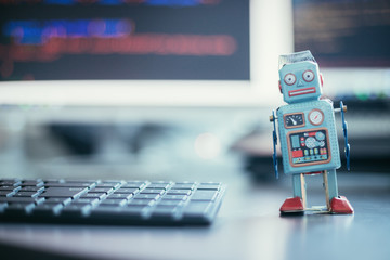 Chatbot / Socialbot / Künstliche Intelligenz / Algorithmen: Blechroboter als Metapher