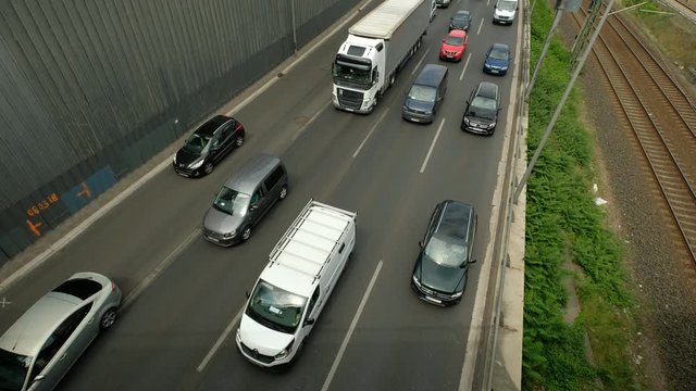 Stockender Verkehr auf der Berliner Stadtautobahn A100