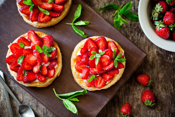 Puff Pastry Dessert With Strawberries