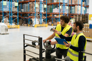 Distribution of goods by forklift