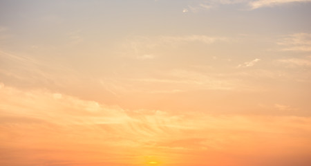 Panoramische zonsonderganghemel