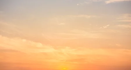 Fotobehang Panoramische zonsonderganghemel © yotrakbutda