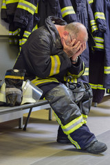 Feuerwehrmann erschöpft PSU