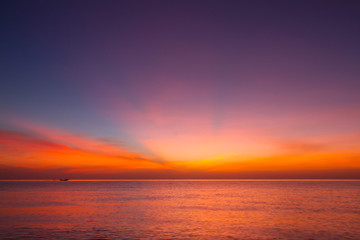 Obraz premium Beautiful sky at twilight time