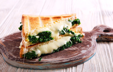 Spinach and cheese toasted bread sandwich