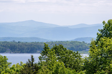 Fototapeta na wymiar Vermont White Mountains view from New-York State