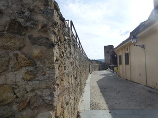 Buitrago del Lozoya, pueblo conjunto historico artistico de Madrid ( España)  bajo el puerto de...