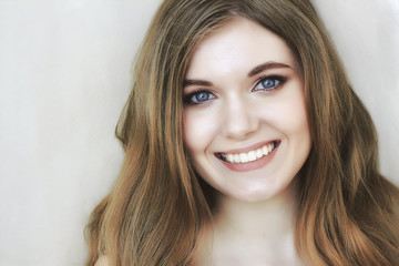 Naklejka premium Beautiful Woman Blonde Hair Portrait Beauty Model Face Healthy Skin Perfect Makeup