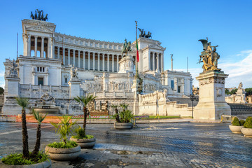 Obraz premium Altar of the Fatherland also known as the National Monument to Victor Emmanuel II in Rome, Italy. Rome architecture and landmark.
