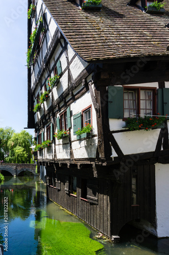 Kanal In Ulm Mit Schiefen Haus Stock Photo And Royalty Free