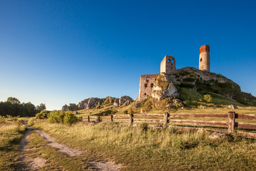 Fototapeta na wymiar Olsztyn Castle is favourite camping destination in Jura region