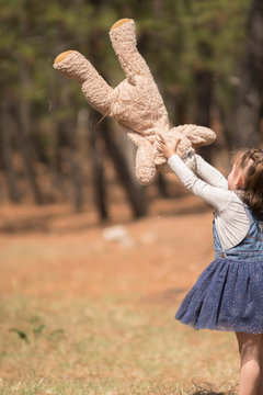 ni&ntilde;o, chico, alegre, beb&eacute;, c&eacute;sped, familia, aparcar, diversi&oacute;n, verano, ni&ntilde;o, infancia, cuca, madre, verde, gente, chicos, naturaleza, hijo, 2, joven, cofrades, sonrisa, amor, ni&ntilde;o