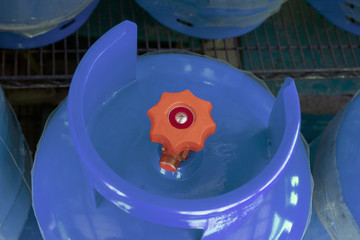 Natural compressed gas in bottles, distribution