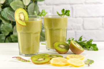 Green vegetable smoothie