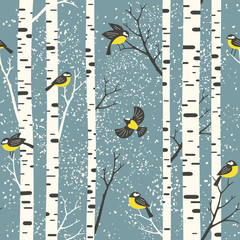 Besneeuwde berkenbomen en vogels op lichtblauwe achtergrond. Naadloze vector patroon. Perfect voor stof, behang, cadeaupapier of ansichtkaarten.