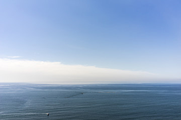 快晴の日の相模湾の海原