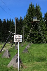 grenze stacheldraht und wachturm