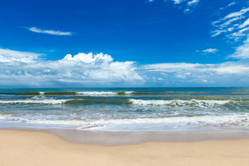 Fototapeta na wymiar sea and beach background with copy space