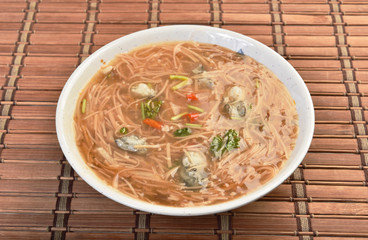  Oyster vermicelli is a popular food in taiwan