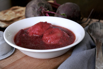 Beet Soup with Semolina dumplings 