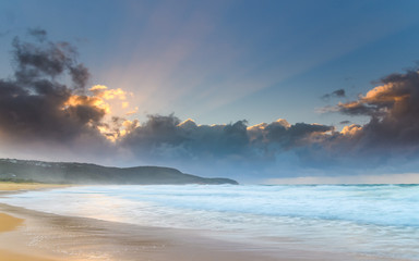 Fototapeta na wymiar Sunbeams at the Beach - Seascape