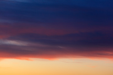 Obraz premium Beautiful clouds at sunset as an abstract background