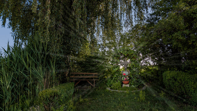 Warmes Licht von heiligen Kreuz