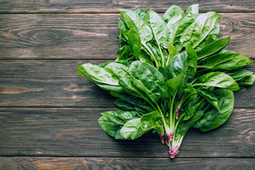spinach bunch, leaves, wooden background, detox, fresh vegetables