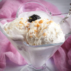 Delicious, cold dessert with a pleasant taste of mulberries and milk.