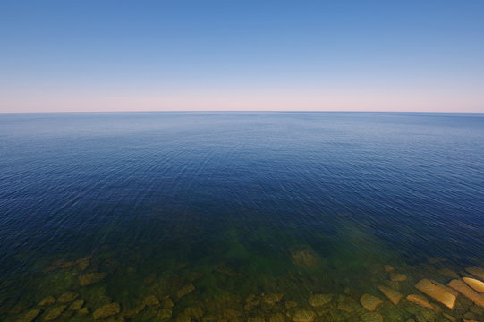Fototapeta Piękny błękitny Bałtyk - morze aż po horyzont