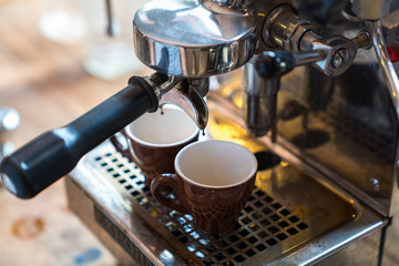 Espresso extraction from coffee machine