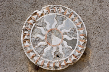 Verona Castelvecchio scultura raffigurante il sole