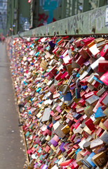 Liebesschlösser an der Hohenzollernbrücke in Köln