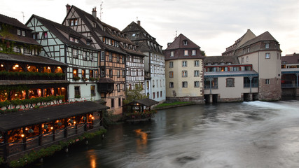 Straßburg, Elsaß, Frankreich, Europa / Strasbourg, Alsace, France, Europe: La Petite France, Ill